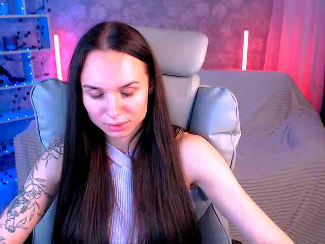 NicoleMerz webcam
