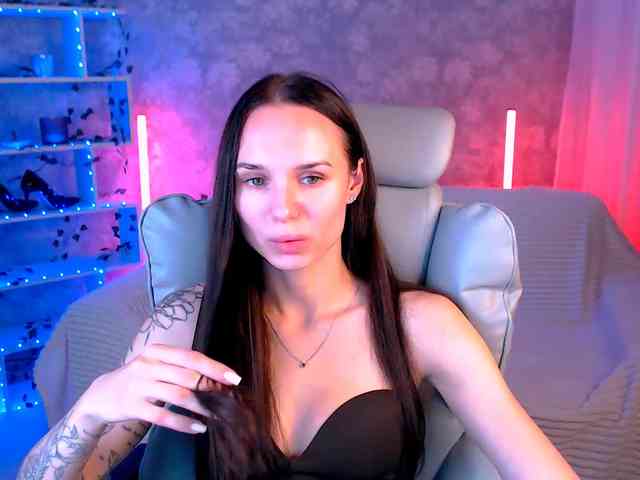NicoleMerz Sex Cam Show