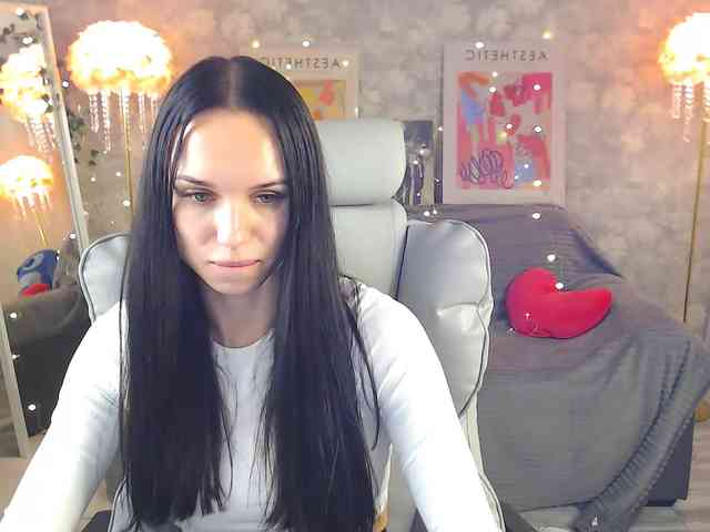 NicoleMerz webcam