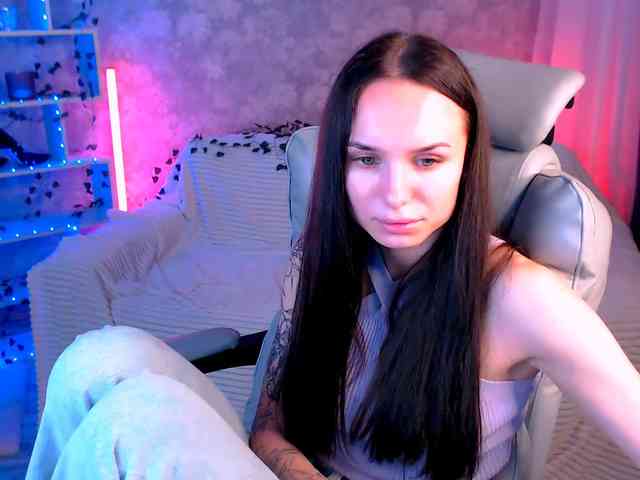 NicoleMerz Sex Cam Show