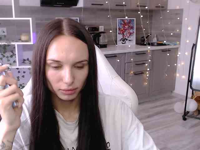 NicoleMerz webcam