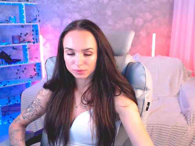NicoleMerz webcam