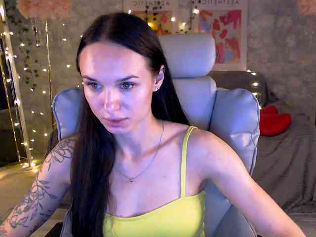 NicoleMerz Sex Cam Show