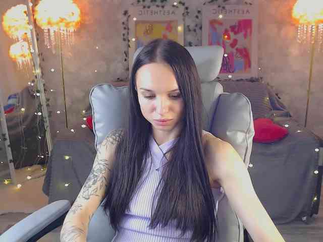 NicoleMerz webcam