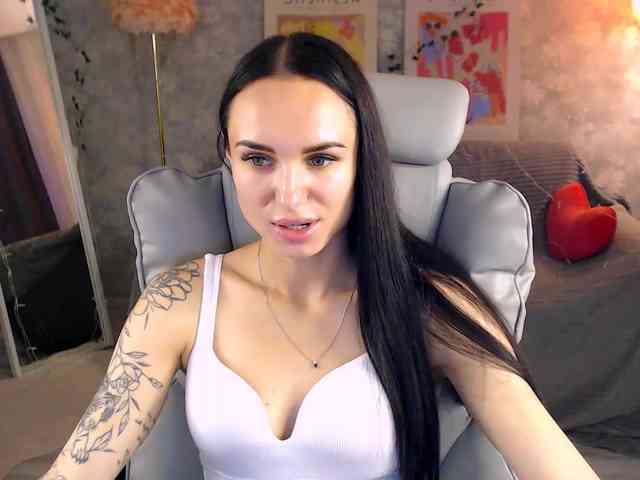 NicoleMerz webcam