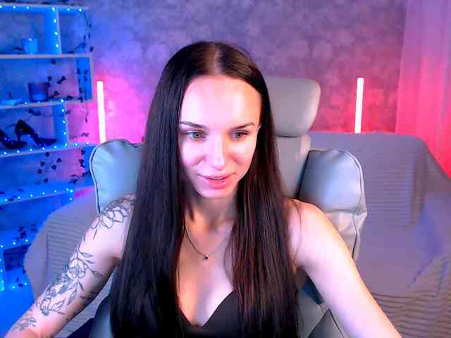 NicoleMerz Sex Cam Show
