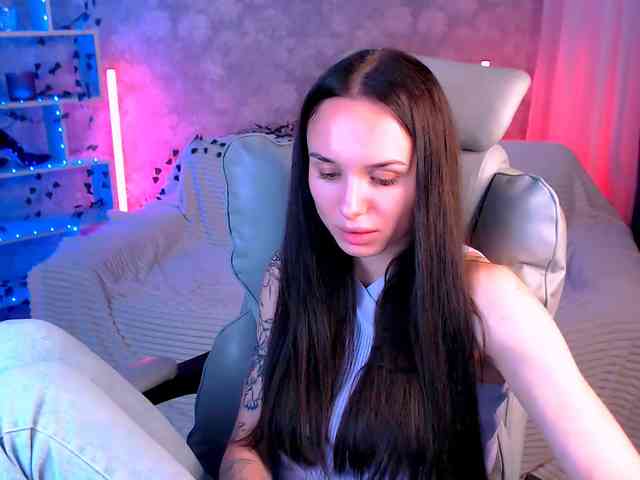 NicoleMerz Sex Cam Show