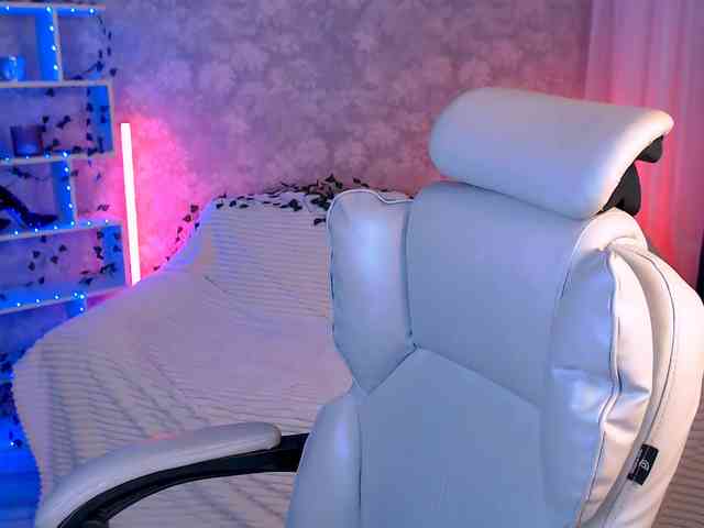 NicoleMerz Sex Cam Show