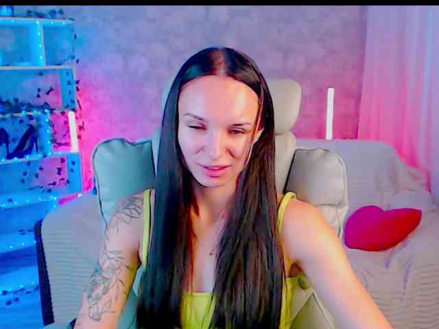 NicoleMerz webcam