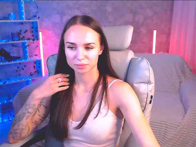 NicoleMerz webcam