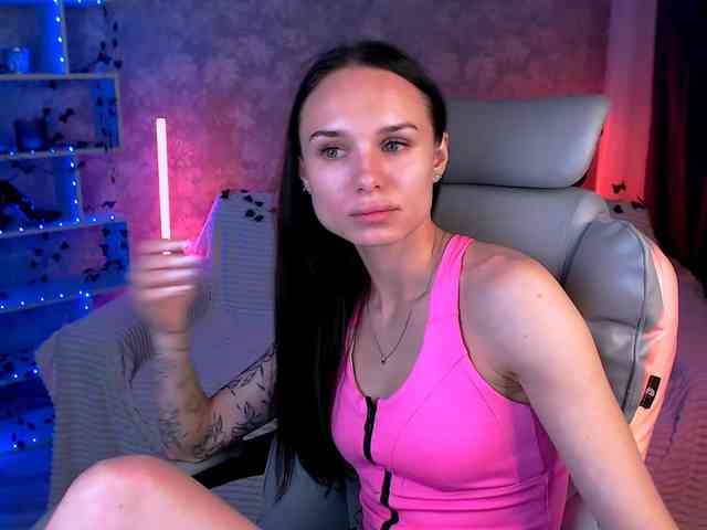 NicoleMerz webcam