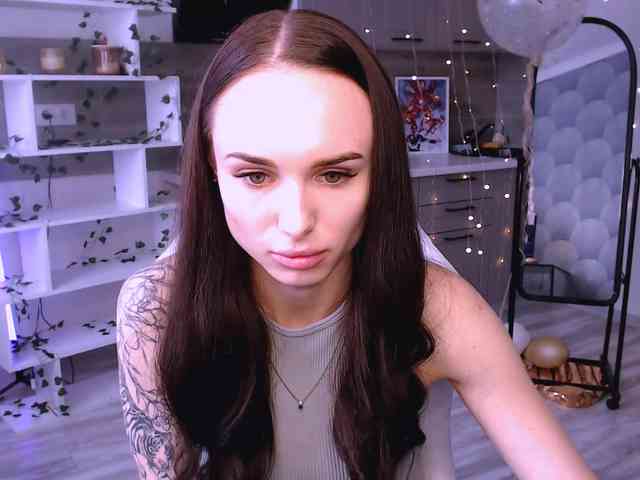 NicoleMerz webcam