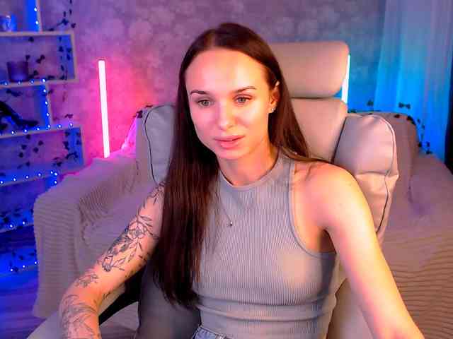 NicoleMerz webcam