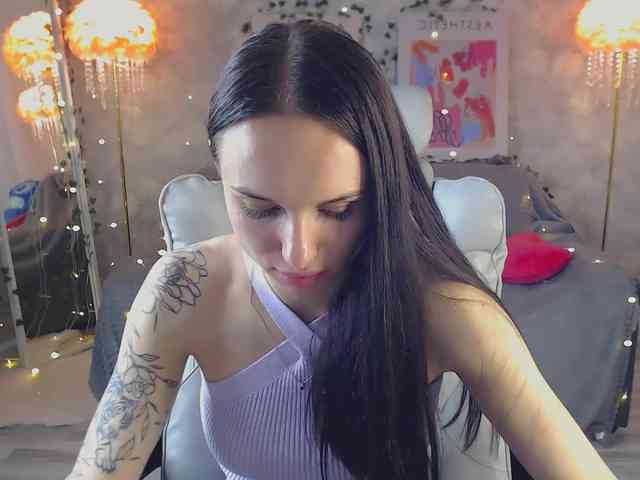 NicoleMerz webcam