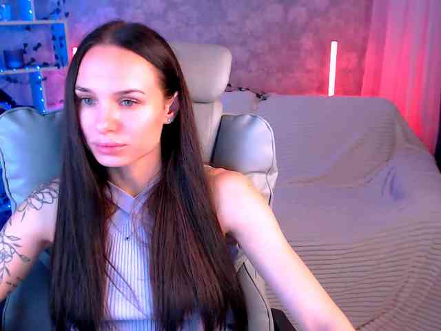 NicoleMerz Sex Cam Show