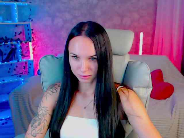 NicoleMerz webcam
