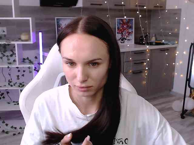 NicoleMerz webcam