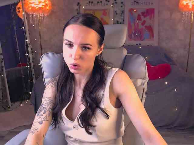 NicoleMerz NicoleMerz