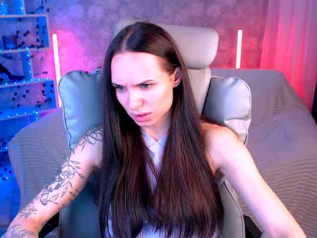 NicoleMerz webcam