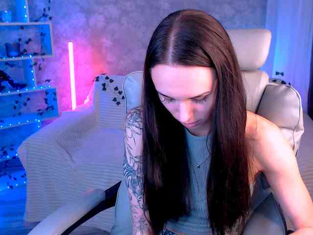 NicoleMerz webcam