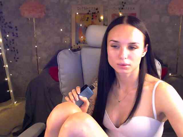 NicoleMerz webcam