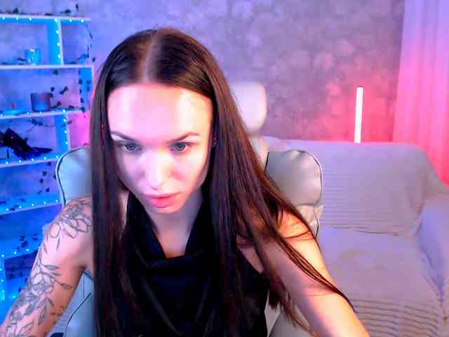 NicoleMerz webcam