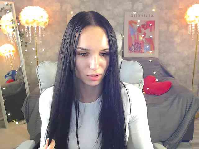 NicoleMerz webcam