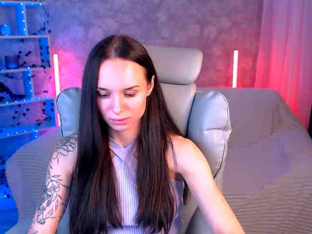 NicoleMerz webcam