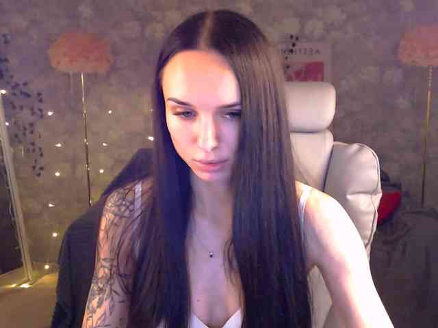 NicoleMerz webcam