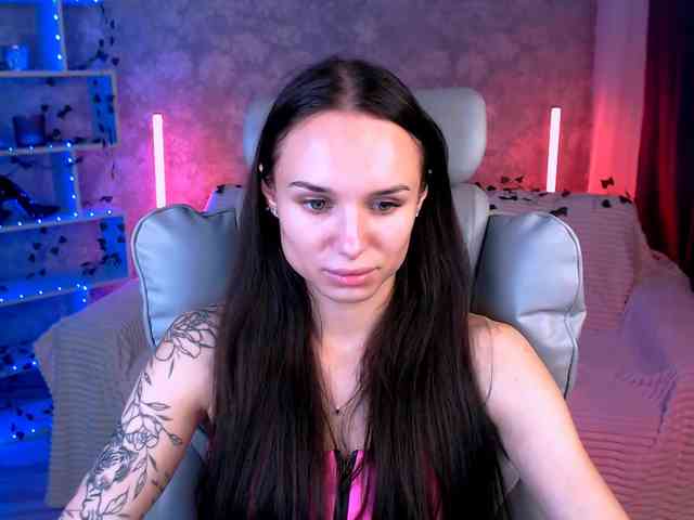 NicoleMerz webcam