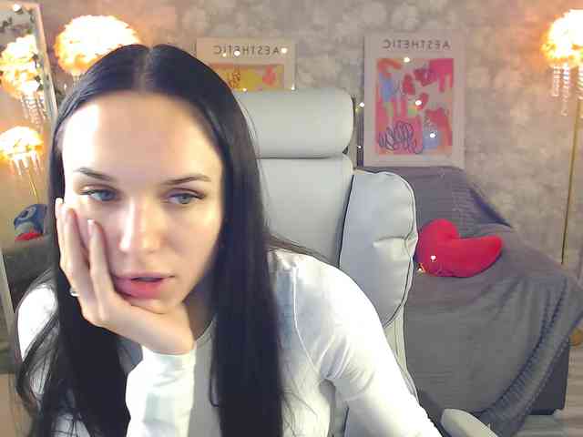 NicoleMerz webcam