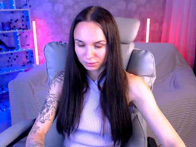 NicoleMerz Sex Cam Show