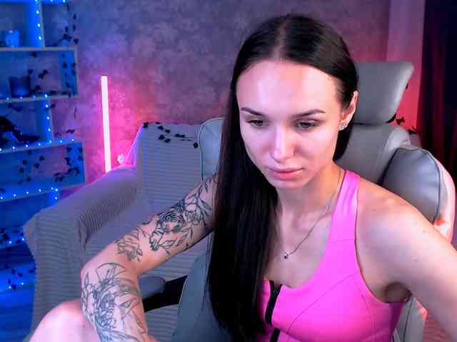 NicoleMerz webcam