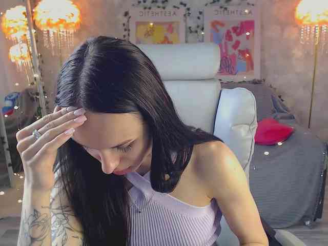 NicoleMerz webcam