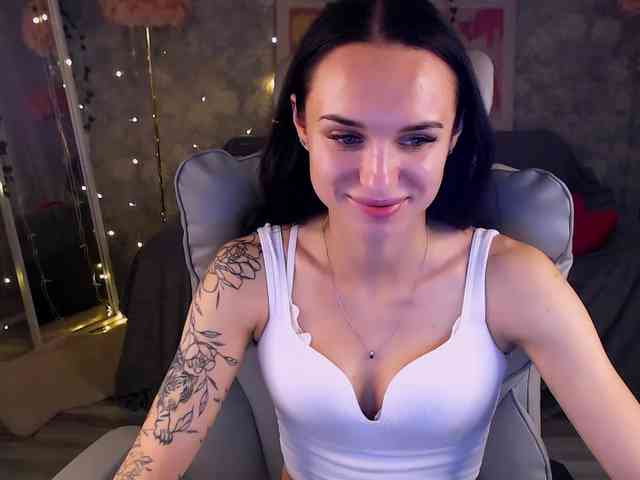 NicoleMerz webcam