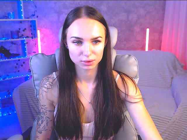 NicoleMerz webcam