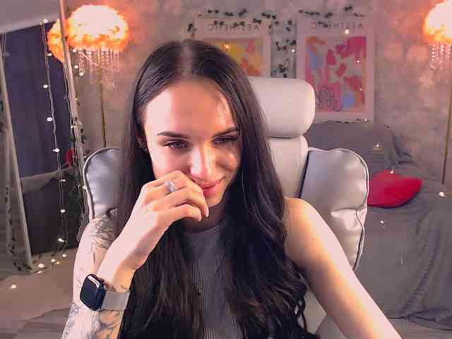 NicoleMerz webcam