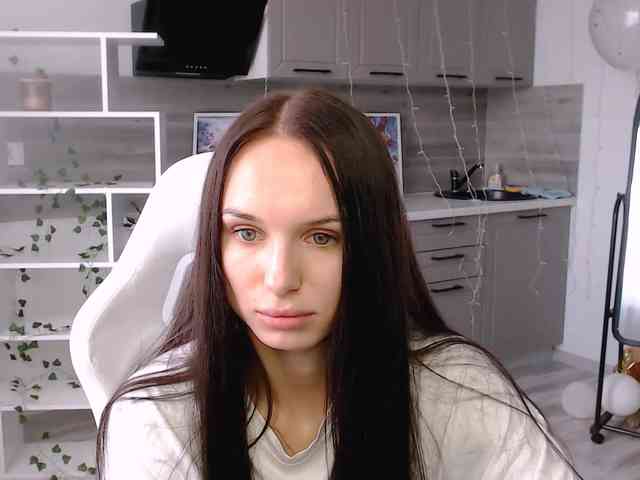 NicoleMerz webcam