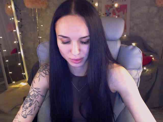 NicoleMerz webcam