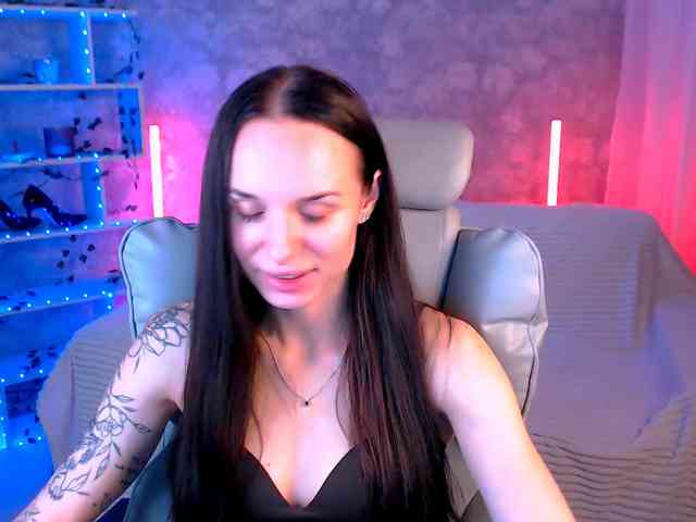 NicoleMerz Sex Cam Show