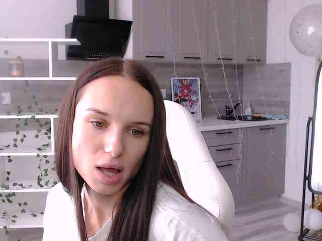 NicoleMerz webcam