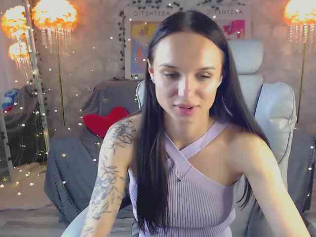 NicoleMerz webcam