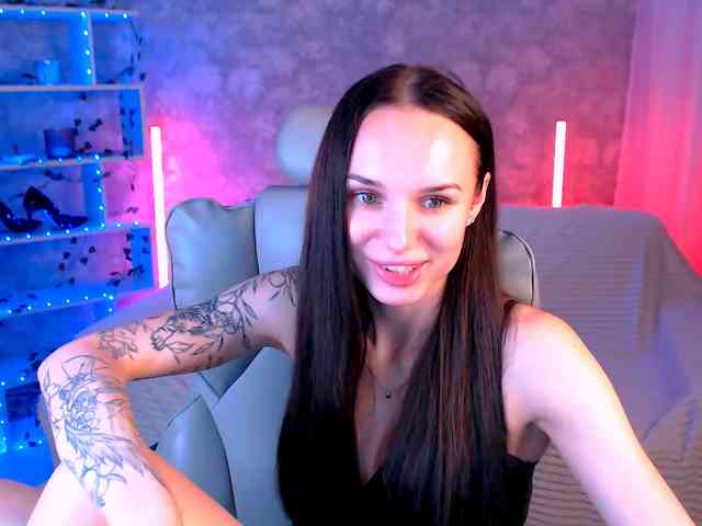 NicoleMerz Sex Cam Show