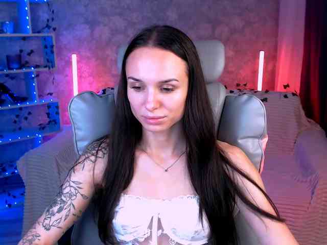 NicoleMerz webcam