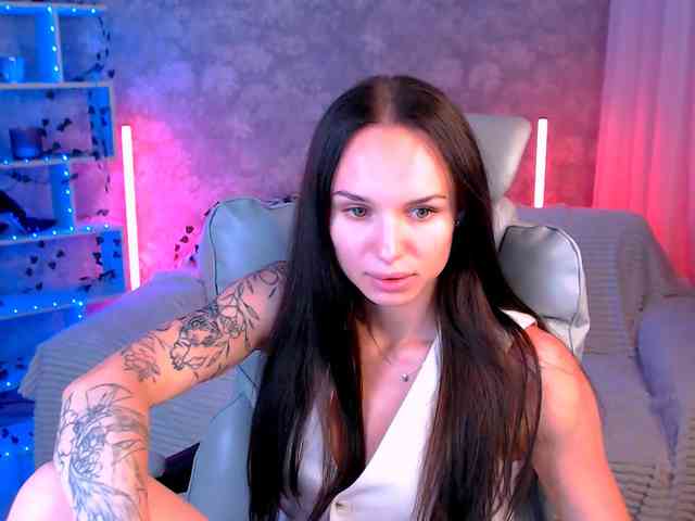 NicoleMerz webcam