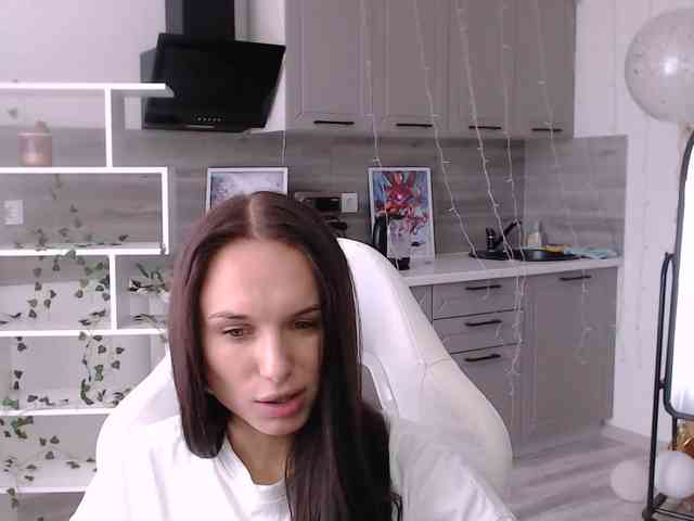 NicoleMerz webcam