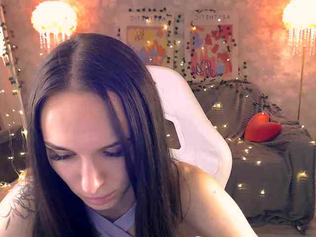 NicoleMerz webcam