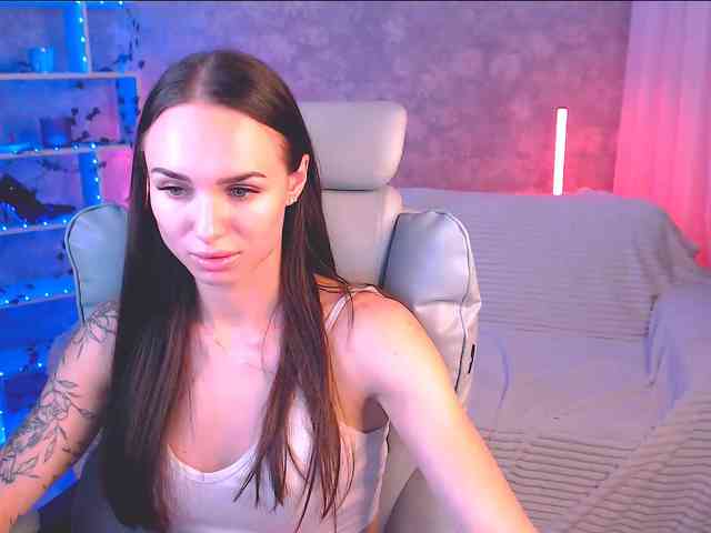 NicoleMerz webcam