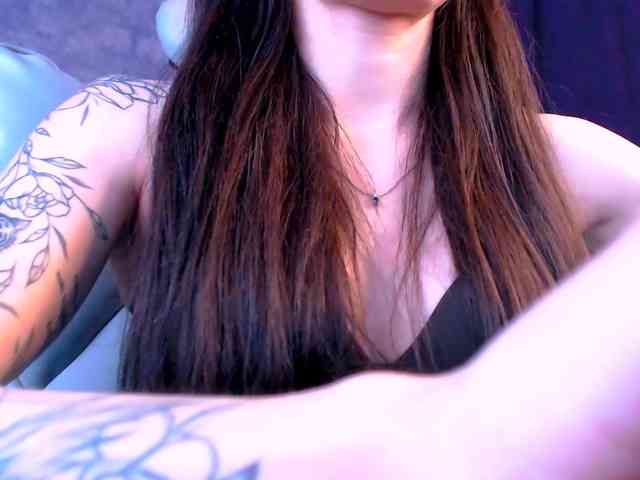 NicoleMerz webcam