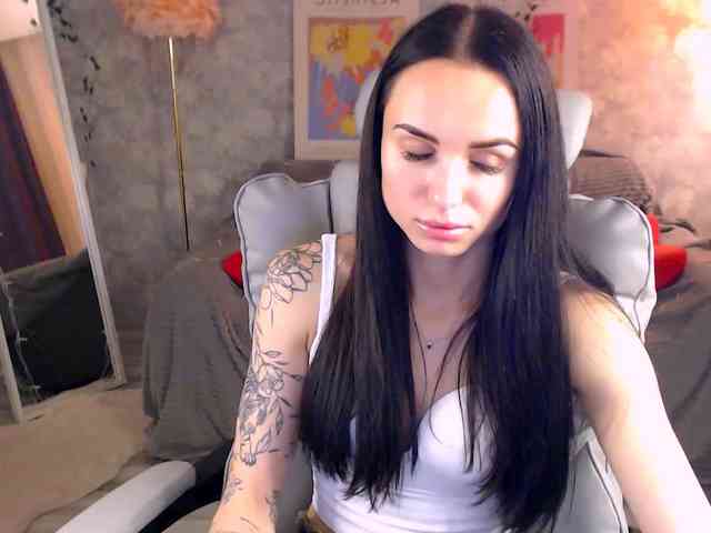 NicoleMerz webcam